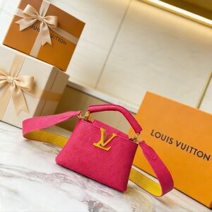 <AUTHENTIC>Louis Vuitton Capucines Mini Handbag